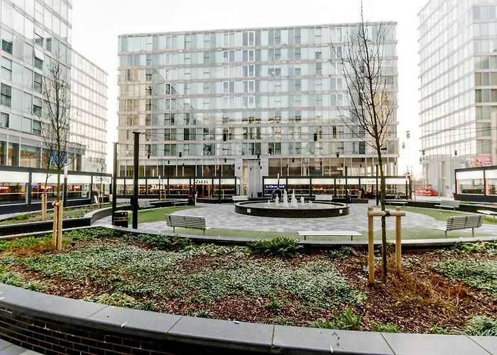 Luxury Two Bed City Apartment -The Hub